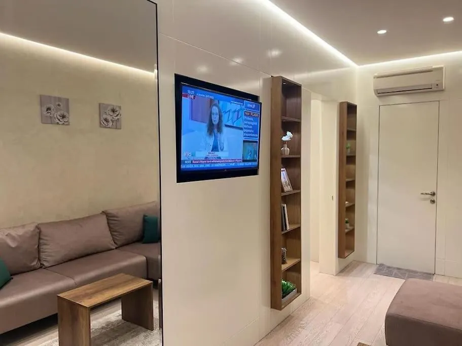 טיראנה Top Center Apartment אלבניה